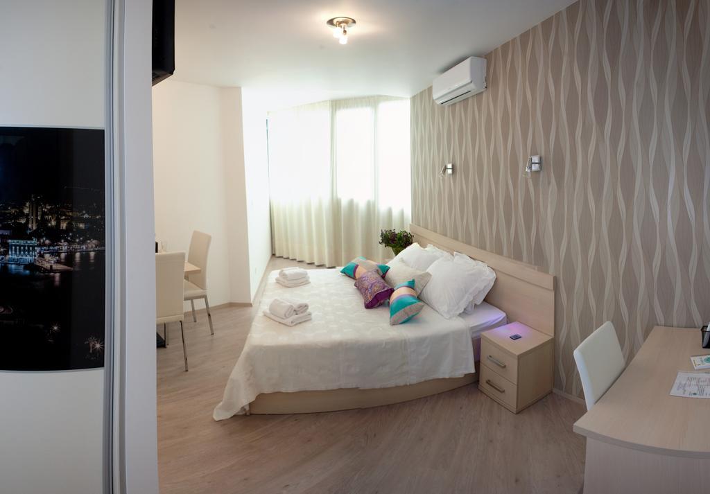 Cro Jet Set Apartments Split Buitenkant foto