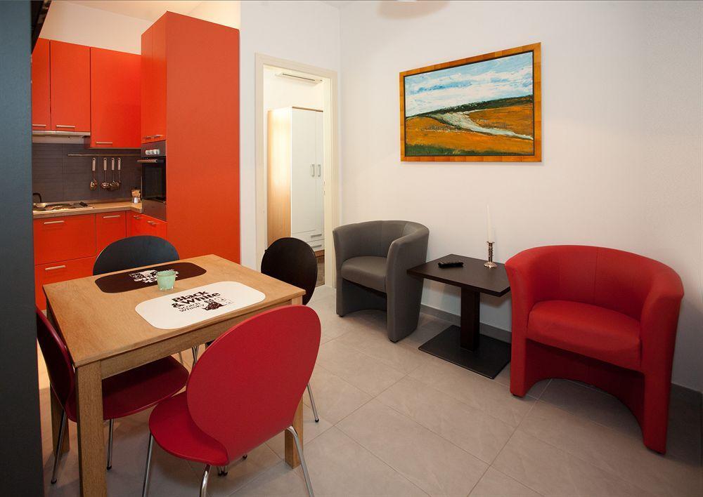 Cro Jet Set Apartments Split Buitenkant foto